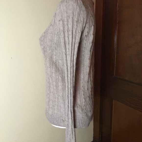 American Eagle 🦅 cable knit sweater Extra Small - Picture 4 of 6
